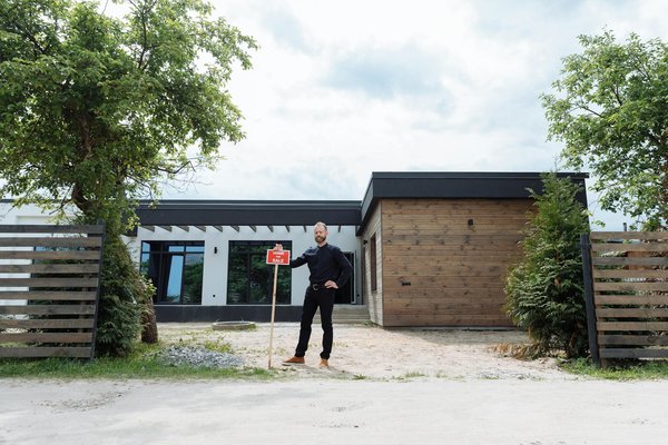 Seamlessly Blend Smart Lighting into Your UK Home: A Homeowner's Guide to Integration